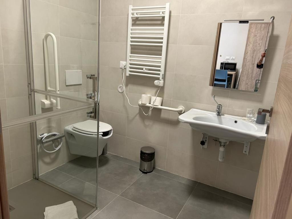Sh Accademia Aparthotel Carrara Exterior foto